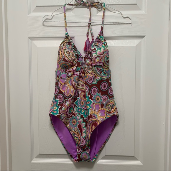 NWT BECCA BY REBECCA VIRTUE
Candice Convertible Halter One Piece Swimsuit - Picture 10 of 11